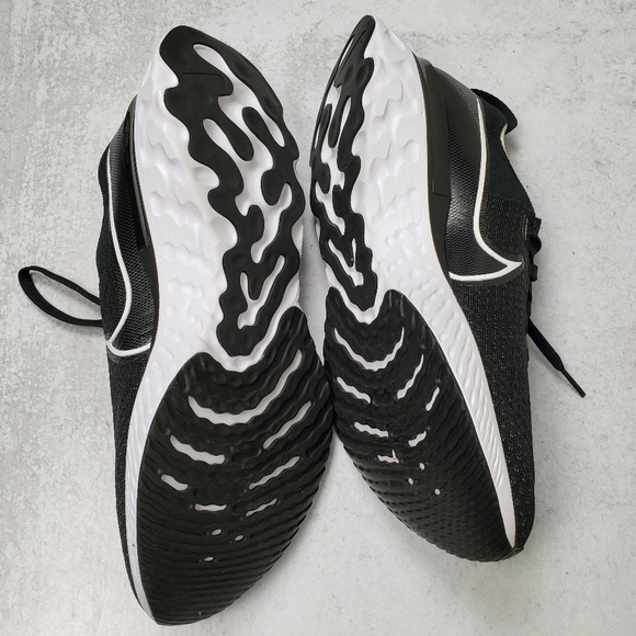 Nike React Infinity Run Flyknit Sneakers Black White SZ 10.5 - Picture 6 of 8